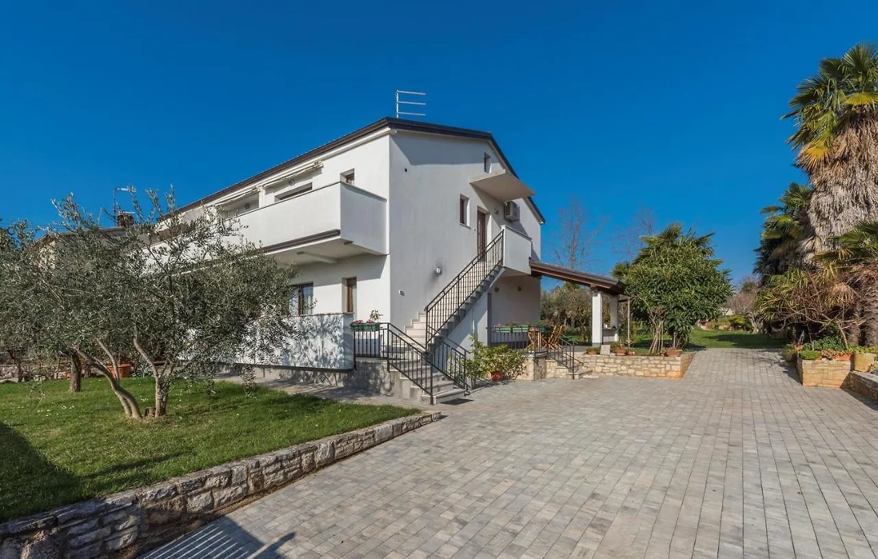 Apartments Spinotti Novigrad  Croatia