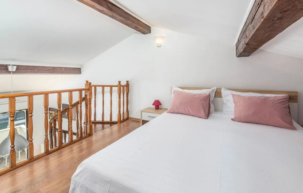 Guest house Apartments Spinotti Novigrad  Croatia