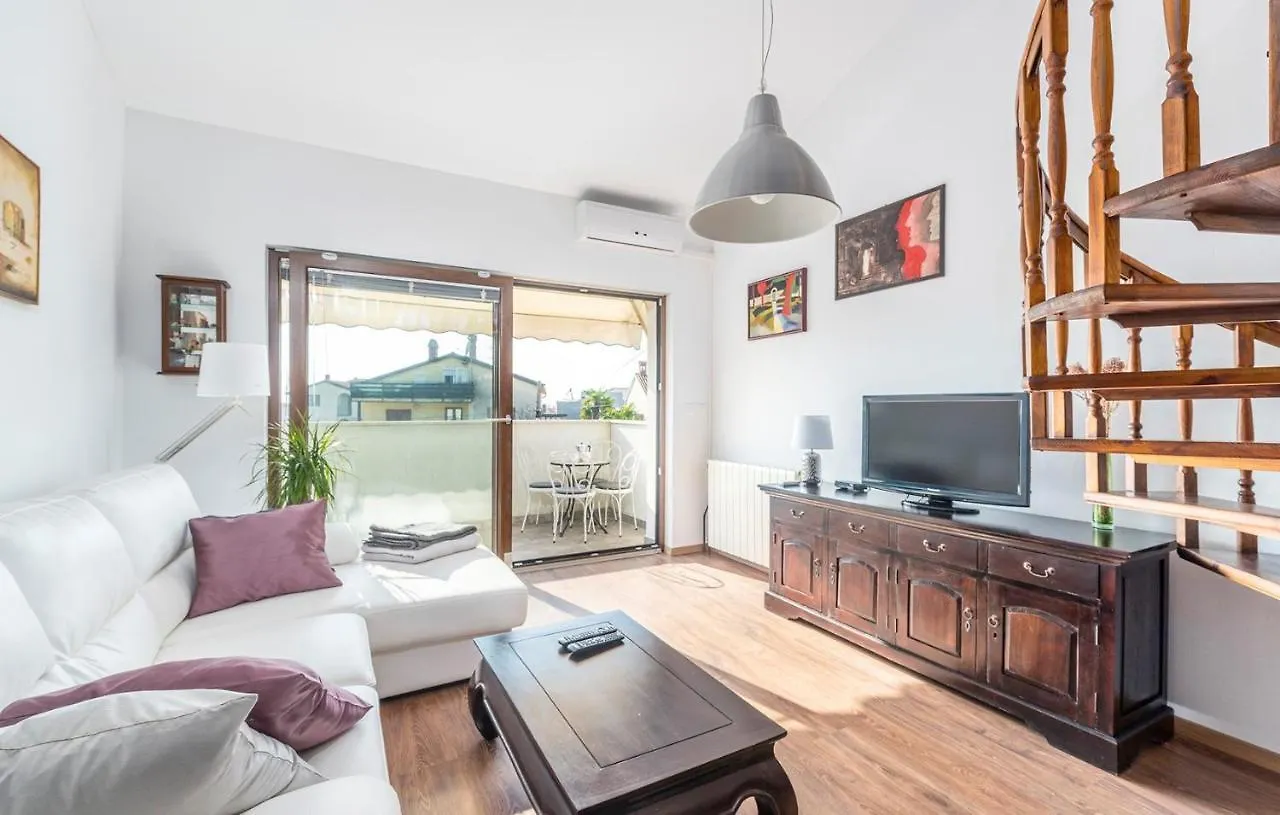 Guest house Apartments Spinotti Novigrad